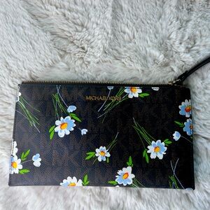 Michael Kors Clutch Wallet